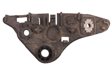 Horný držiak predného nárazníka pravý P